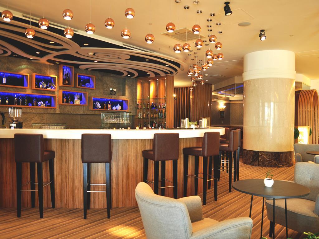 Evergreen Plaza Hotel - Tainan Dış mekan fotoğraf The bar at the lounge