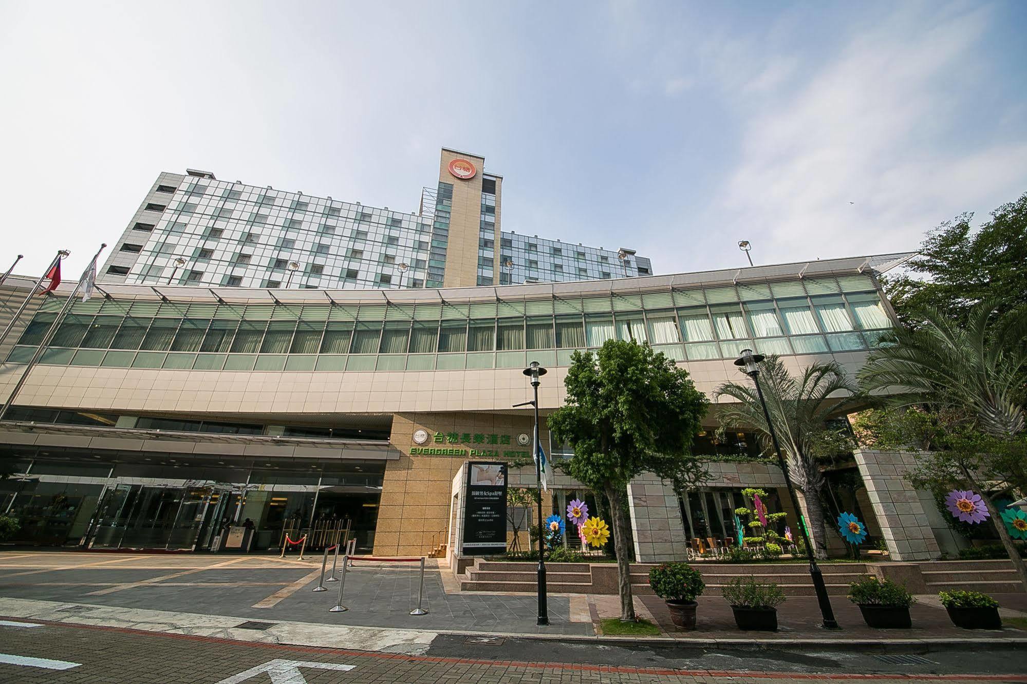 Evergreen Plaza Hotel - Tainan Dış mekan fotoğraf The hotel in 2012