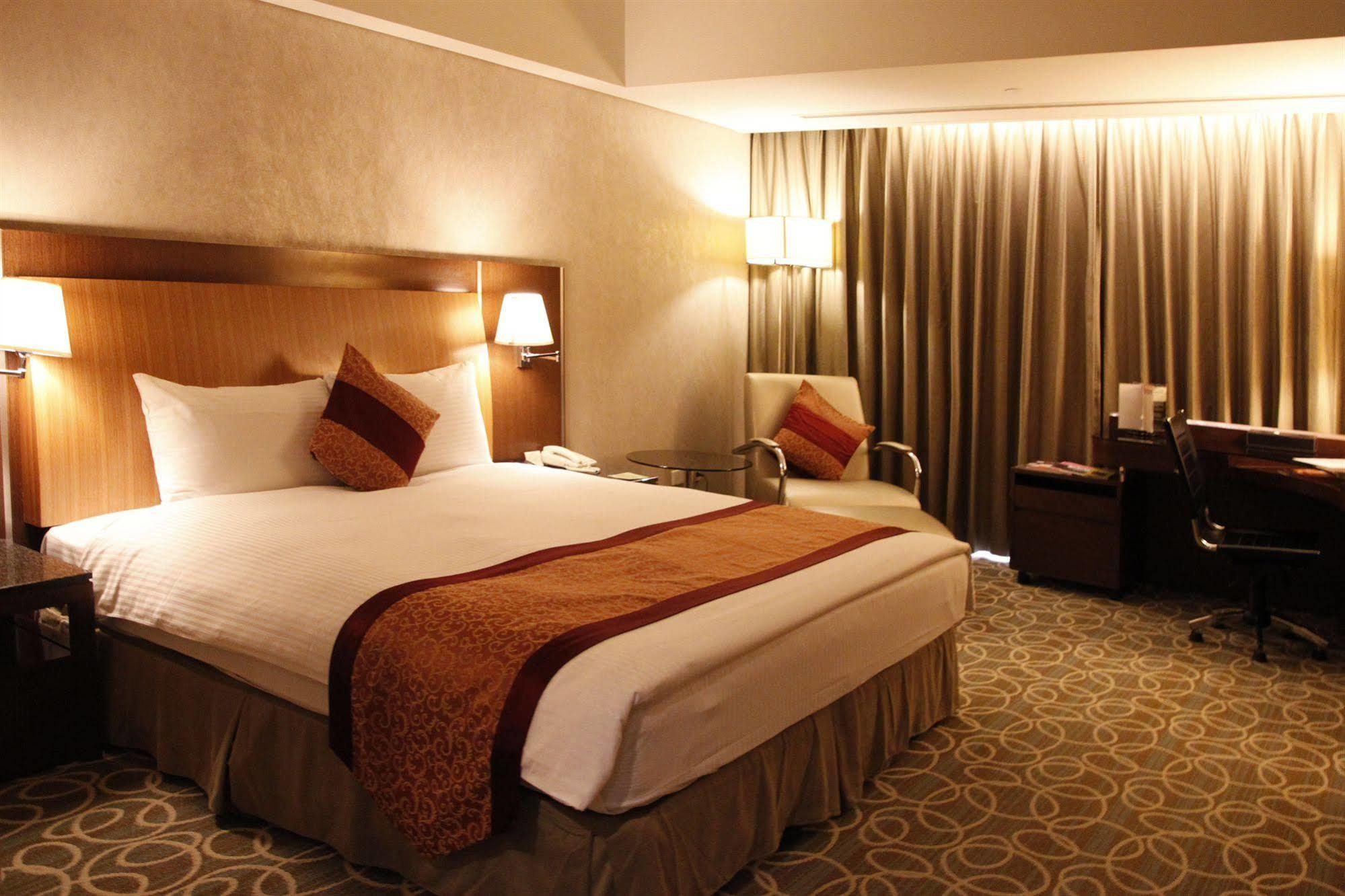 Evergreen Plaza Hotel - Tainan Dış mekan fotoğraf Deluxe room