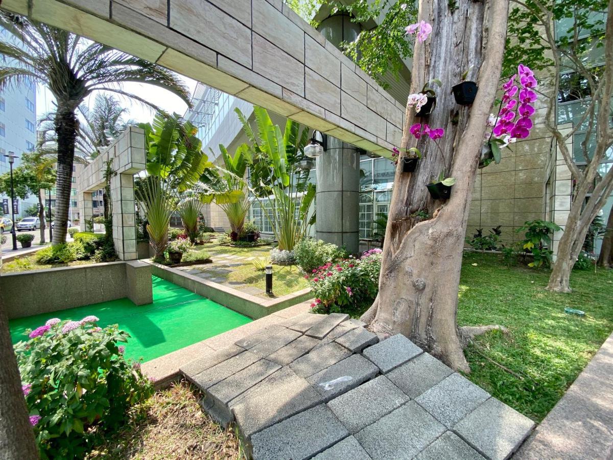 Evergreen Plaza Hotel - Tainan Dış mekan fotoğraf The park