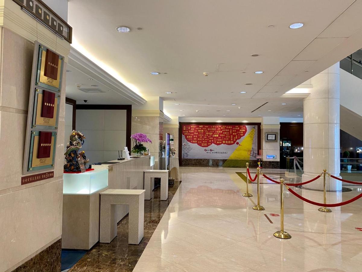 Evergreen Plaza Hotel - Tainan Dış mekan fotoğraf Lobby