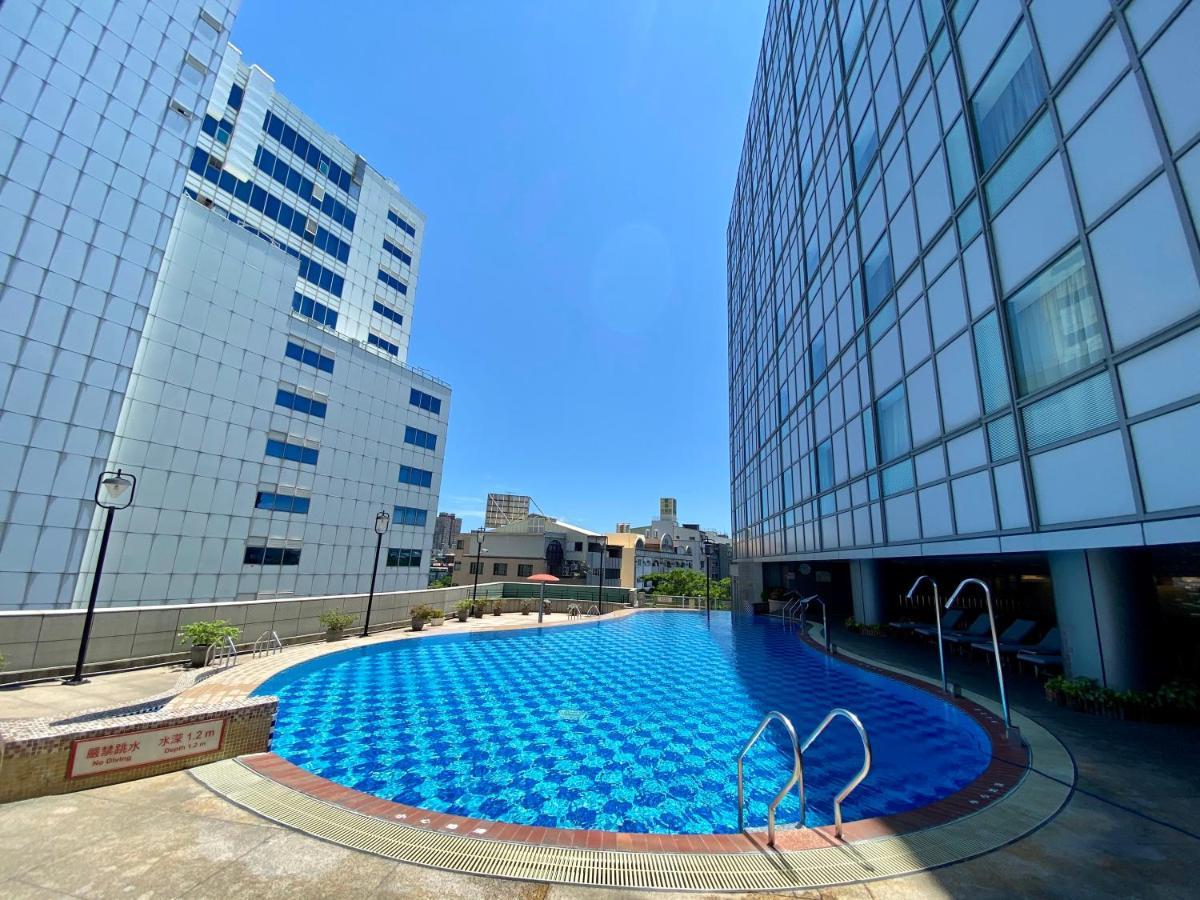 Evergreen Plaza Hotel - Tainan Dış mekan fotoğraf The pool at the hotel