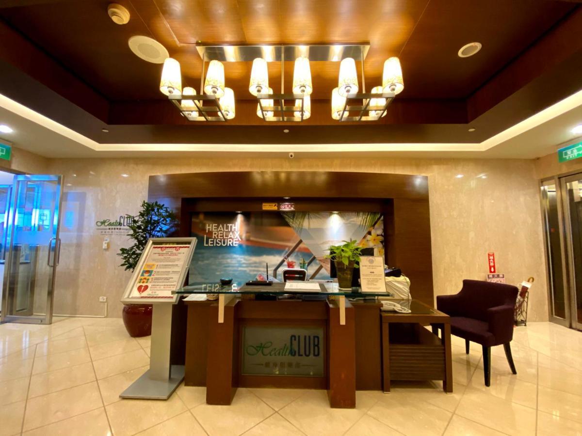 Evergreen Plaza Hotel - Tainan Dış mekan fotoğraf Reception desk at the club